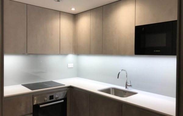 White glass kitchen splashback