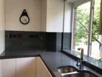 Gray kitchen splashback