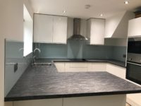 Gray kitchen splashback