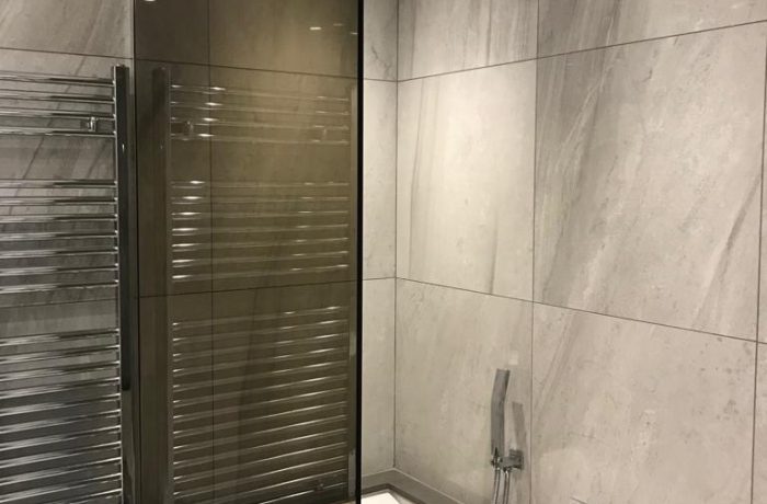 shower screen